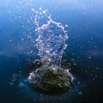 water splashing closeup photography